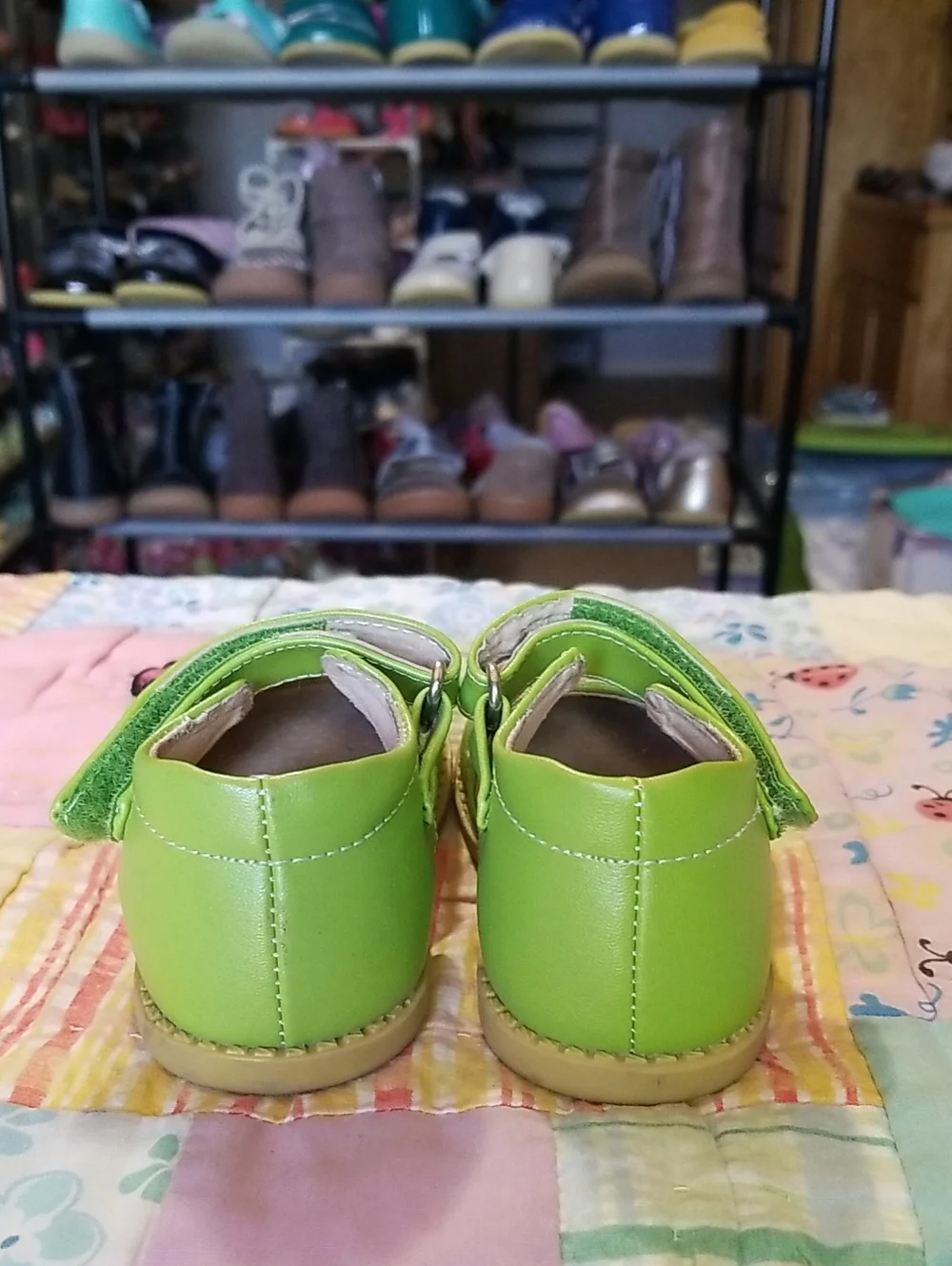 Livie & Luca Lime Green Glitter Mary Jane Shoes Size 6 Leather Petals